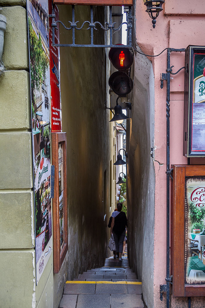 Nejužší pražská ulička