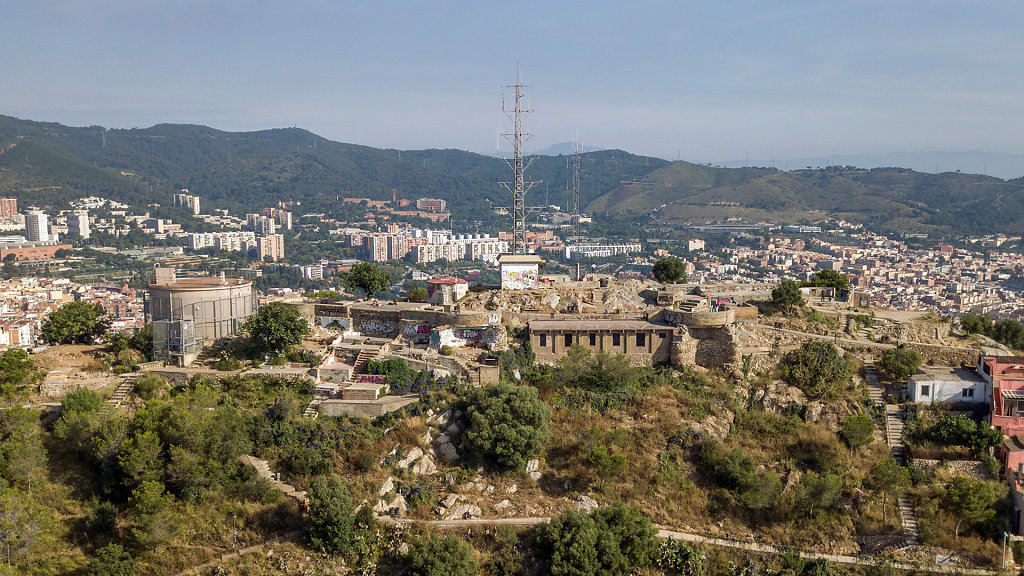 BCN-0112x.jpg