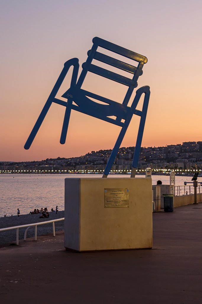 La Grande Chaise Bleue