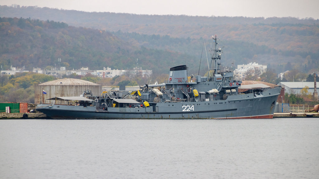  Port Varna - Пристанище Варна 