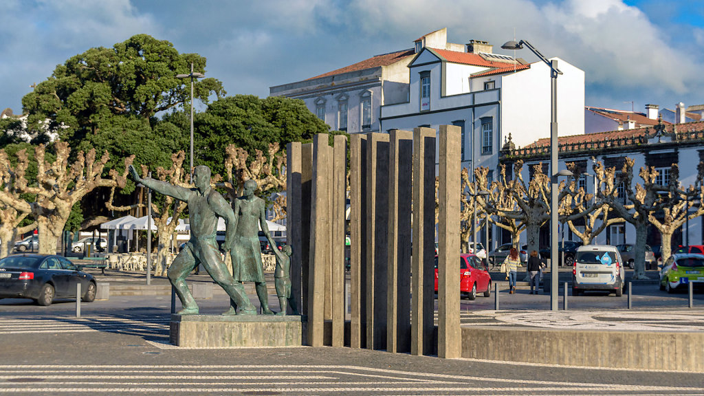 Estátua do Emigrante