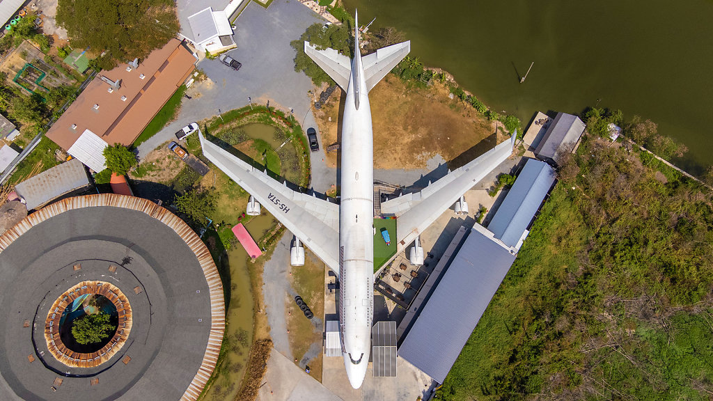 747 Café