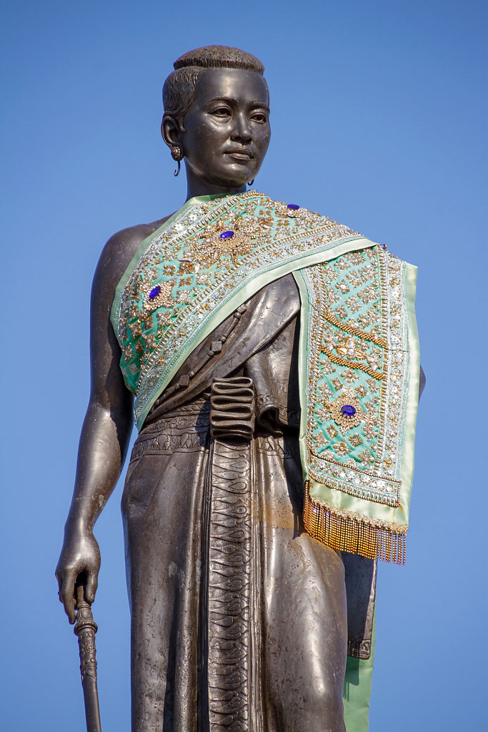 Thao Suranari (Ya Mo) Monument