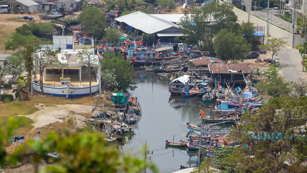 Fresh Seafood Market Kao Takiab