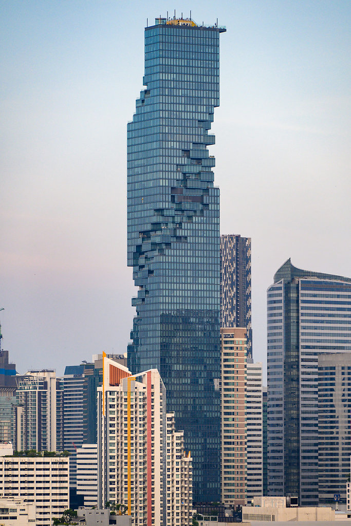 Maha Nakhon