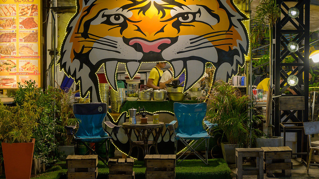 Srinagarindra Train Night Market