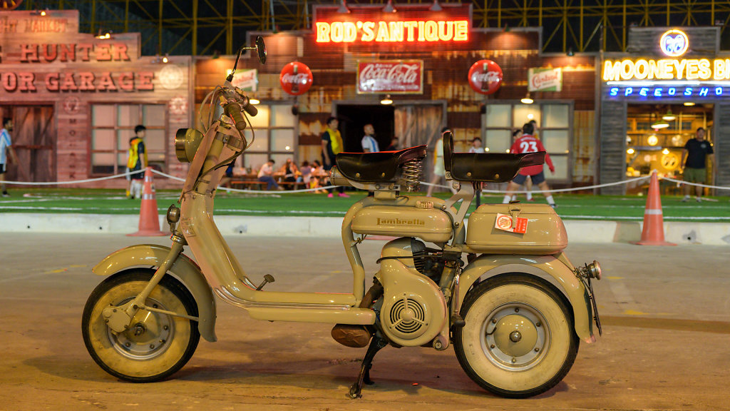 Srinagarindra Train Night Market