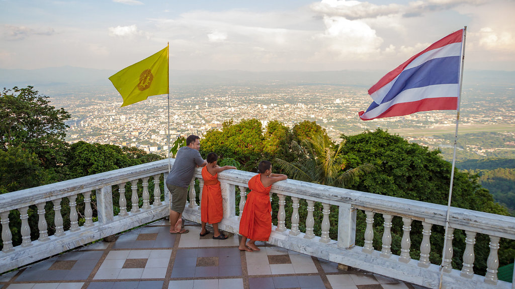 20230601-175453-THAI2440.jpg