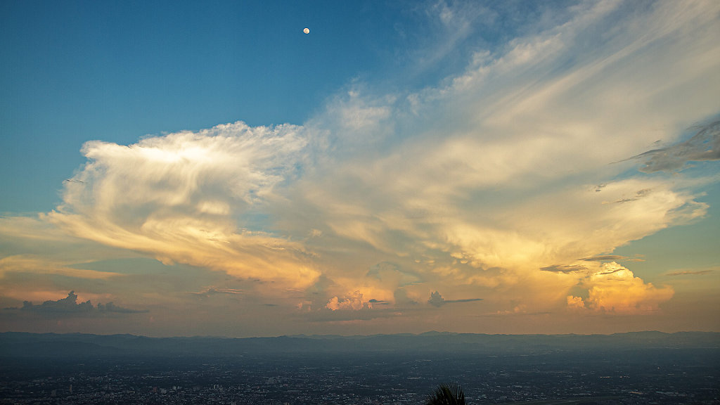 20230601-183125-THAI2476-HDR.jpg