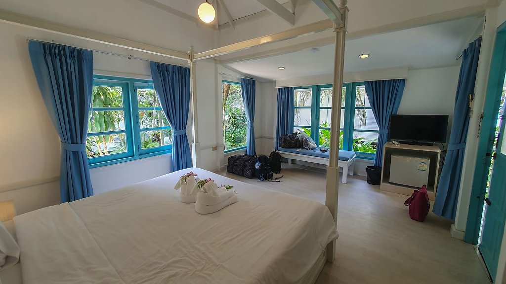 Sand Sea //  โรงแรมแซนด์ ซี บีช รีสอร์ท