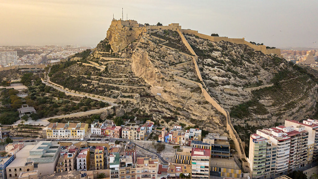 Castell de la Santa Bàrbara