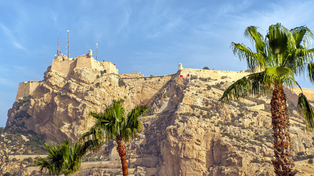 Castell de la Santa Bàrbara