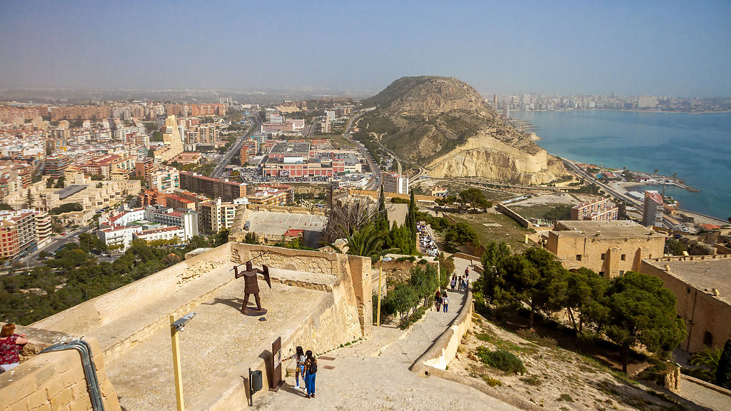 Castell de la Santa Bàrbara
