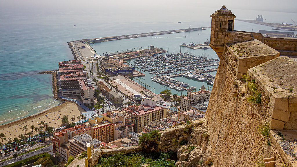 Castell de la Santa Bàrbara
