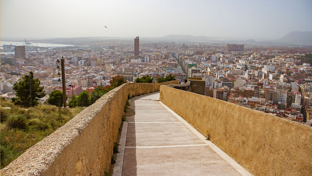Castell de la Santa Bàrbara
