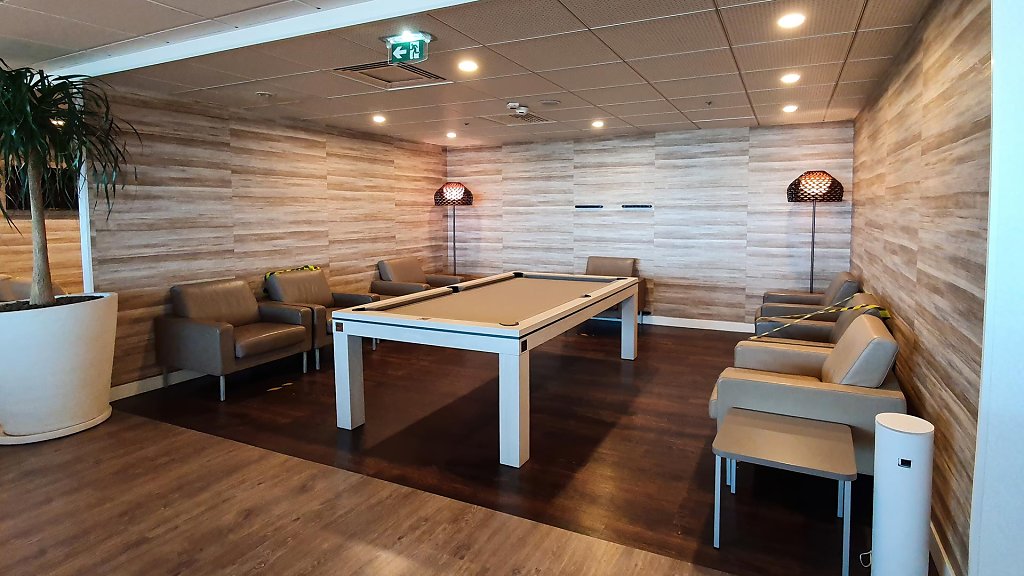 Salon The Infinity Lounge