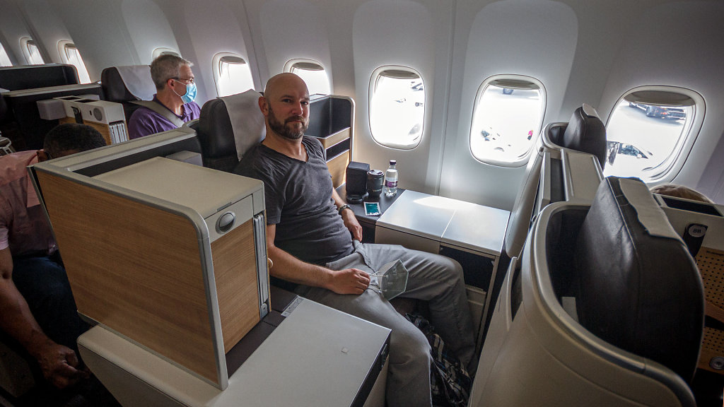 LX 2156 (Boeing 777 / Seat 9A)