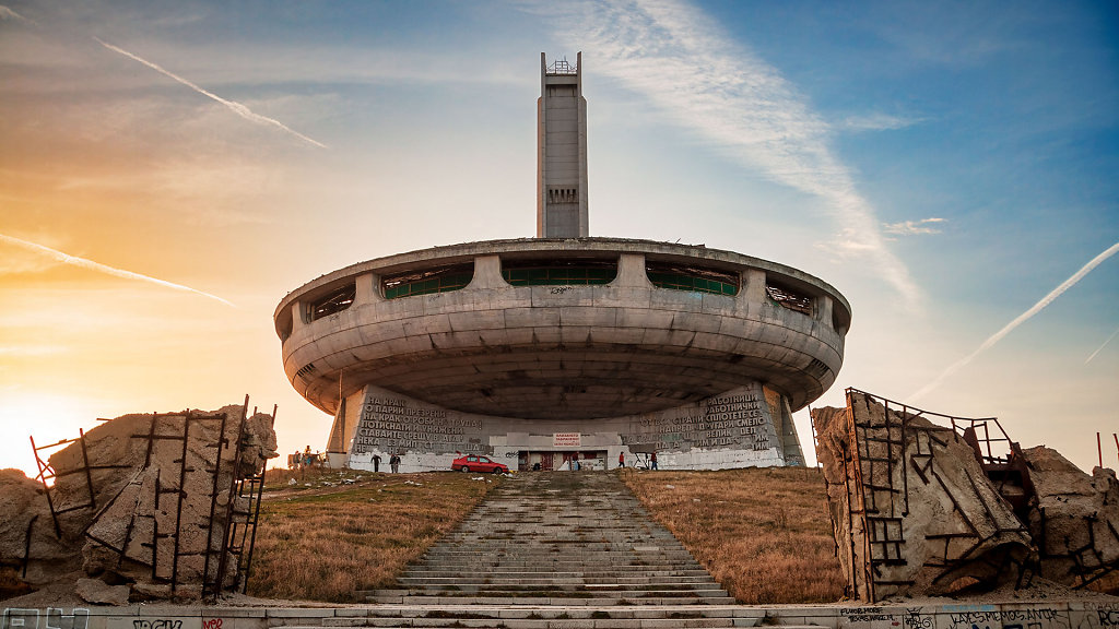  Buzludzha Monument - Паметникът на Бузлуджа 