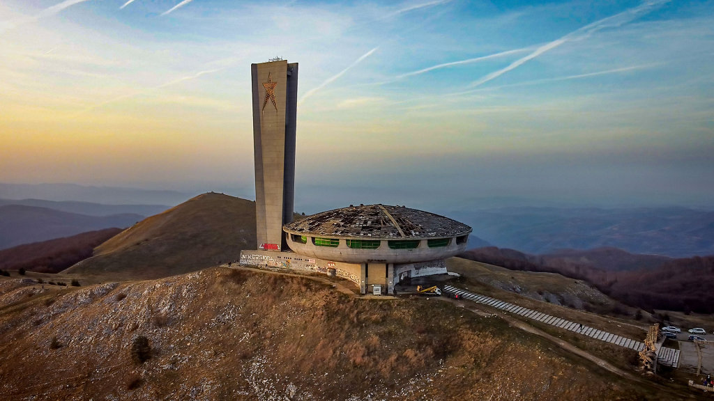  Buzludzha Monument - Паметникът на Бузлуджа 