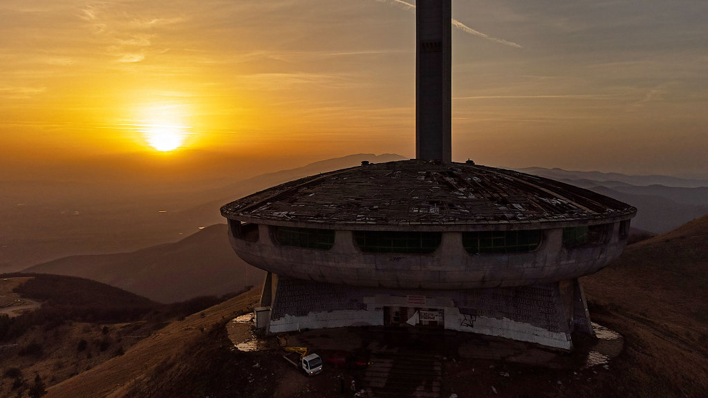  Buzludzha Monument - Паметникът на Бузлуджа 