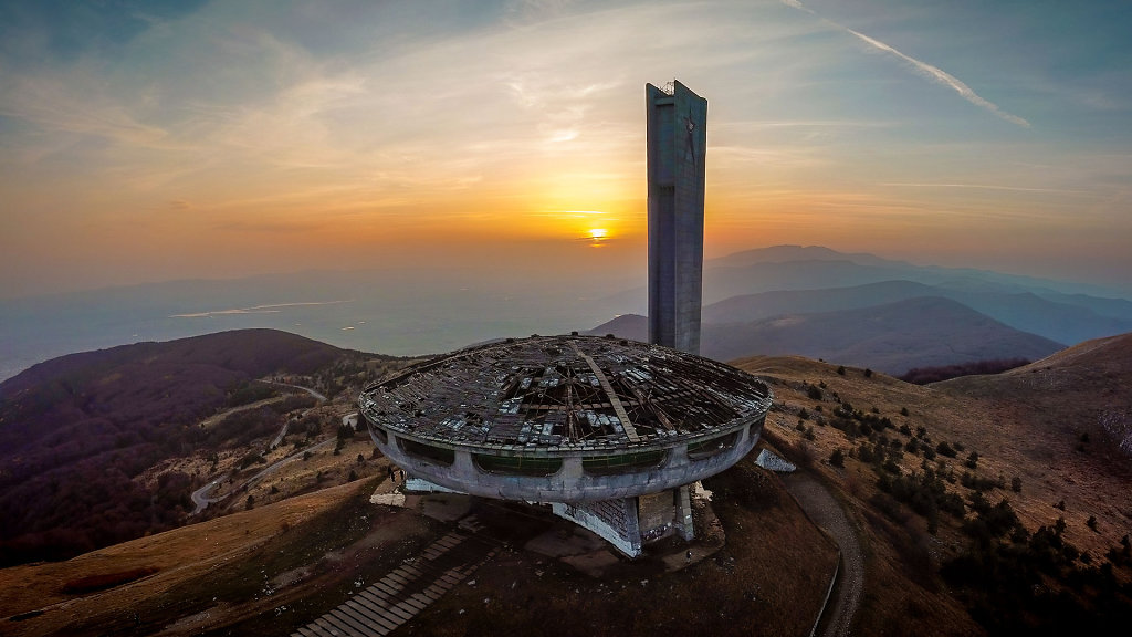 Buzludzha Monument - Паметникът на Бузлуджа 