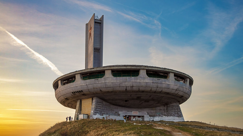  Buzludzha Monument - Паметникът на Бузлуджа 