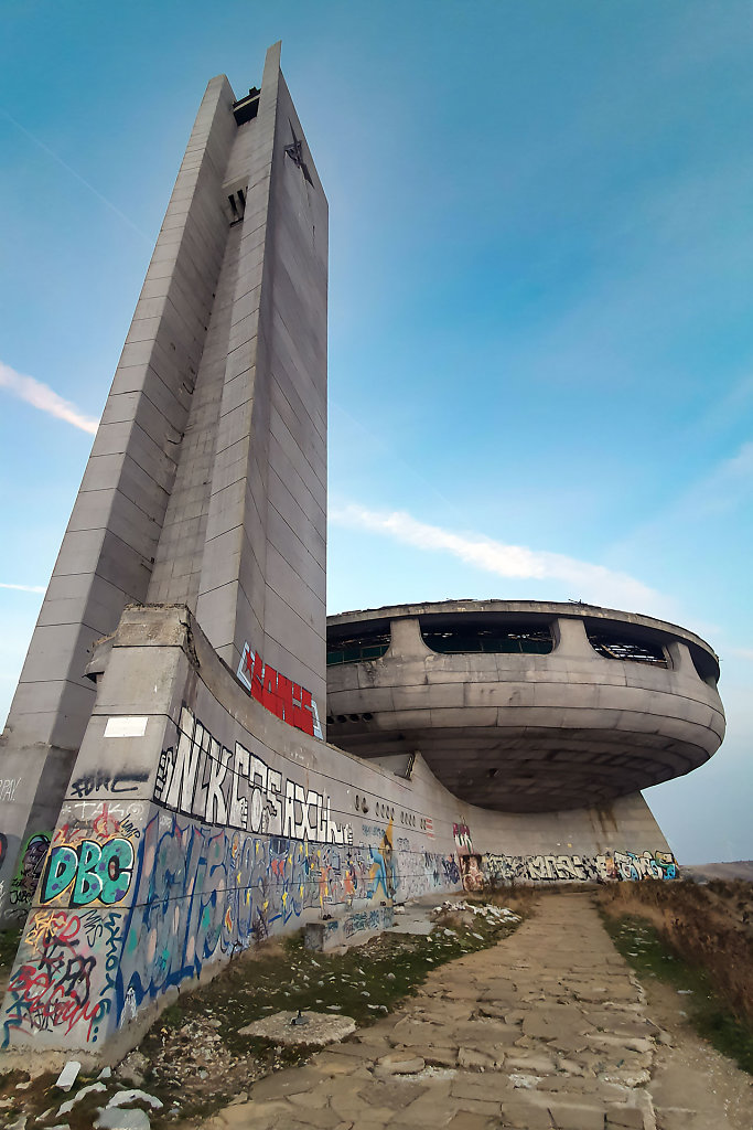  Buzludzha Monument - Паметникът на Бузлуджа 