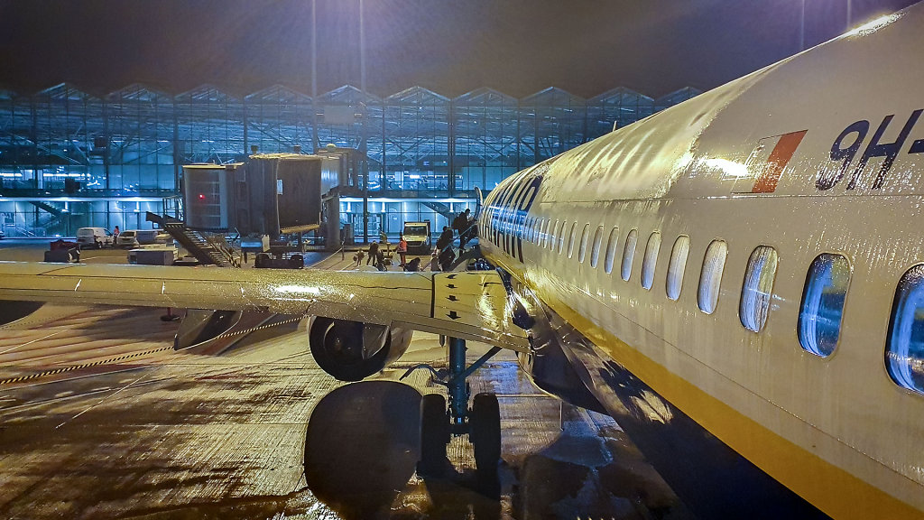 Ryanair FR1848 (Boeing 737-800 9H-QAU)