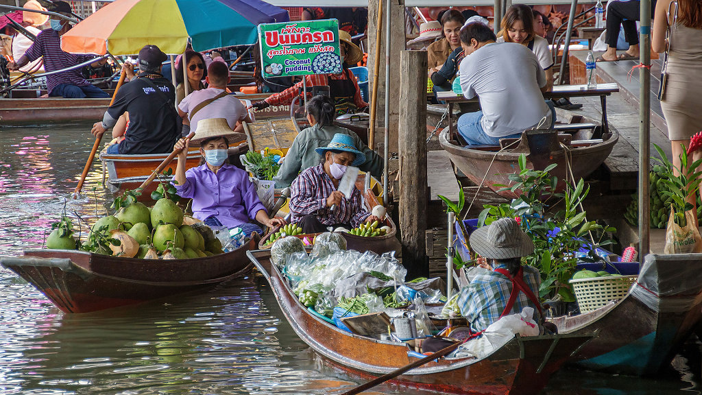 Damnoen Saduak Floating Market