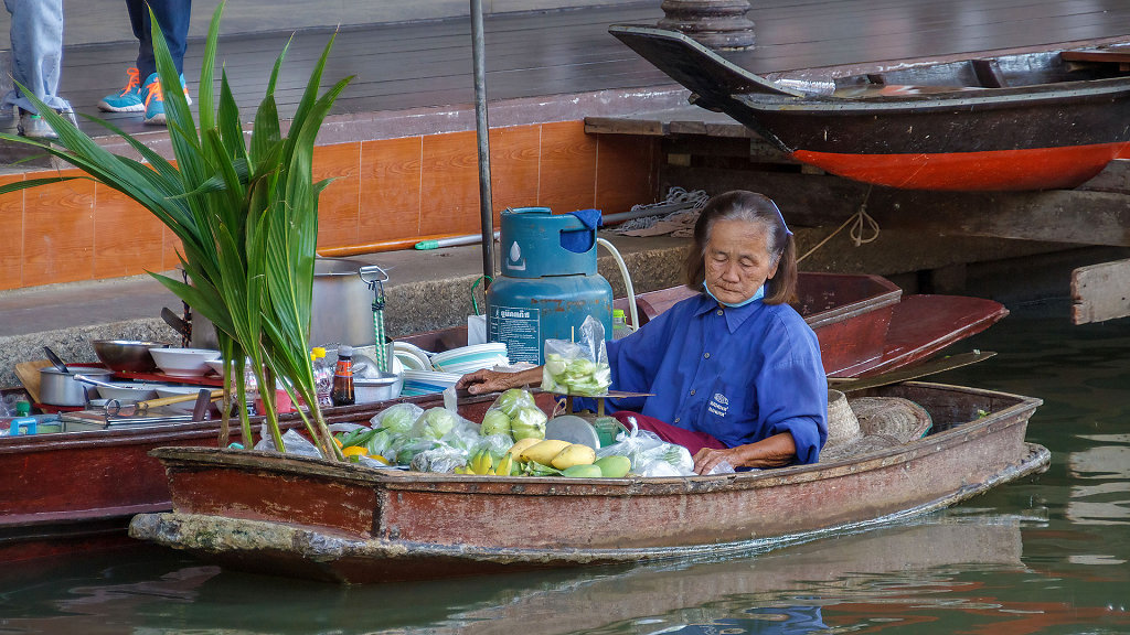Damnoen Saduak Floating Market