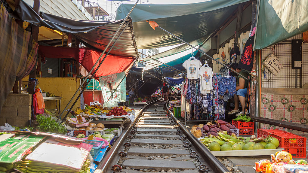 Talad Rom Hub Market // ตลาดร่มหุบ สมุทรสงคราม 
