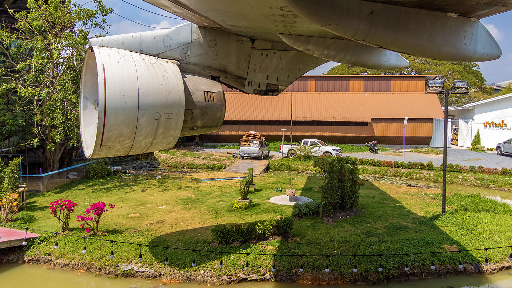 747 Café