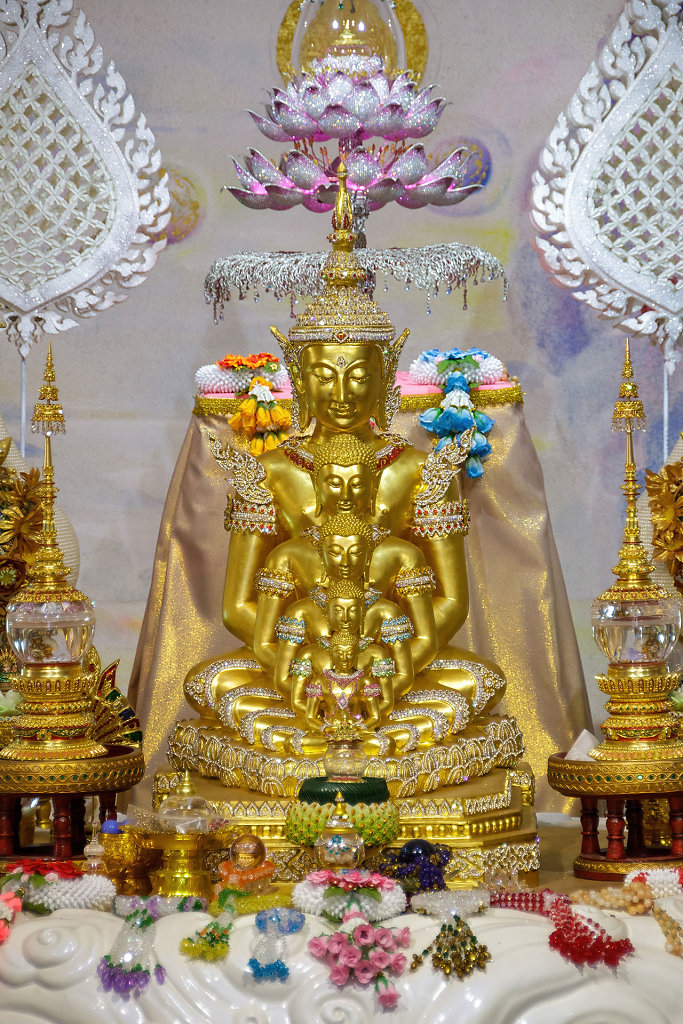 Wat Phra That Pha Sorn Kaew