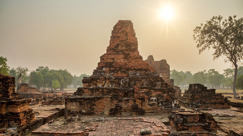 Wat Phra Phai Luang // โบราณสถานวัดพระพายหลวง