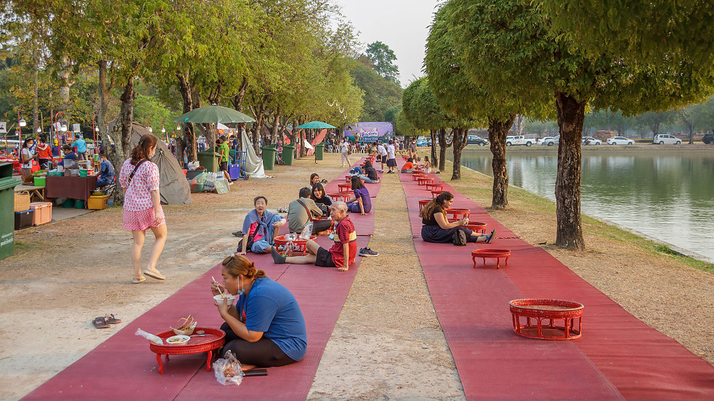 Friday and Saturday night market