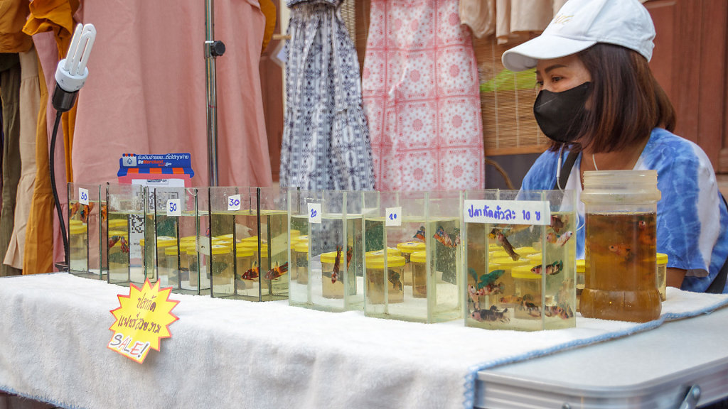 Kad Kong Ta Street Market
