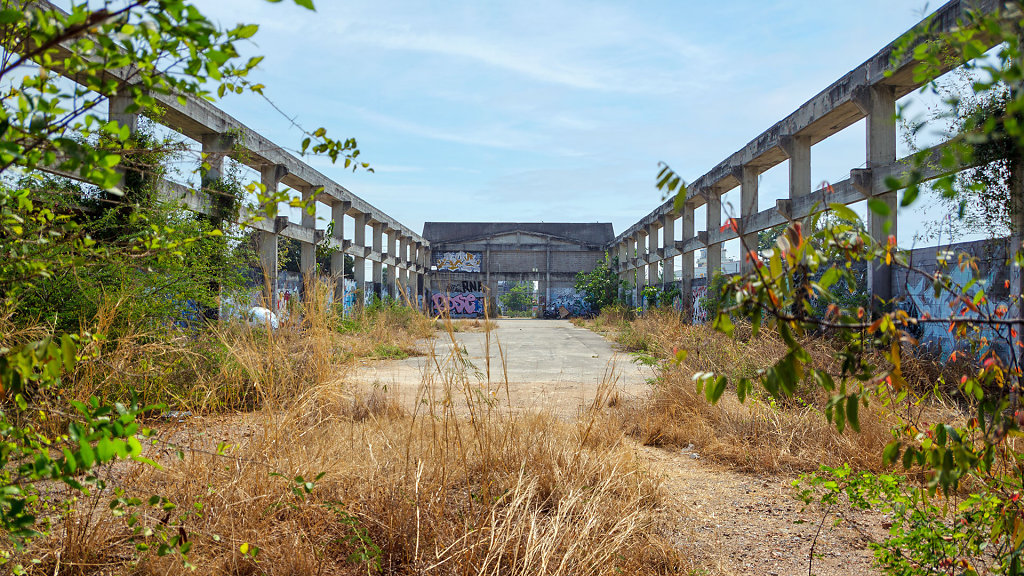 Graffiti Abandoned Factory // โกดังบ่อฝ้าย