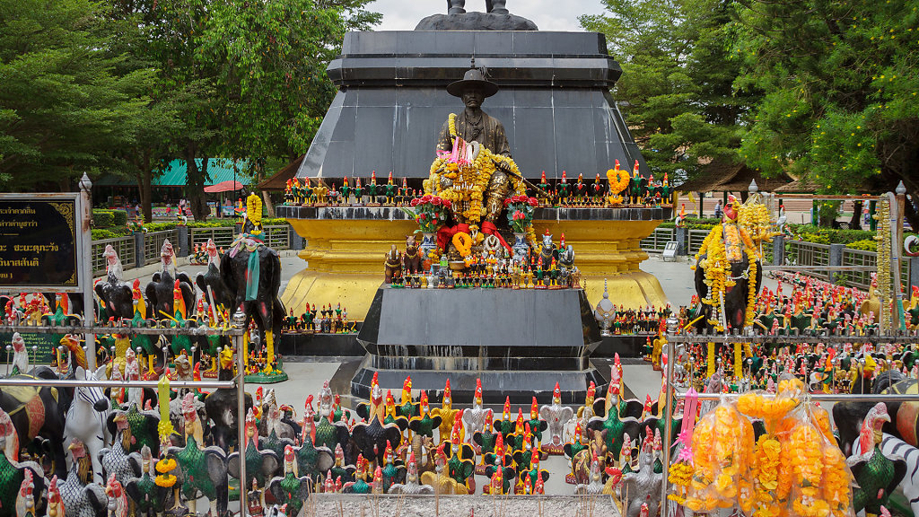 Wat Huay Mongkol // วัดห้วยมงคล
