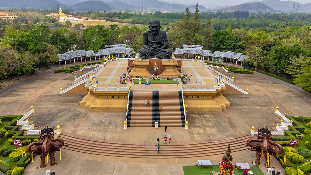 Wat Huay Mongkol // วัดห้วยมงคล