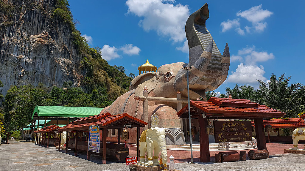 Wat Tham Prasat Nalakiring // วัดถ้ำปราสาทนาฬาคิริง