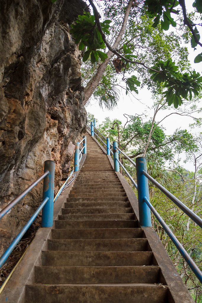 Stairs to Hilltop Pagoda // บันไดขึ้น-ลงเขาวัดถ้ำเสือ