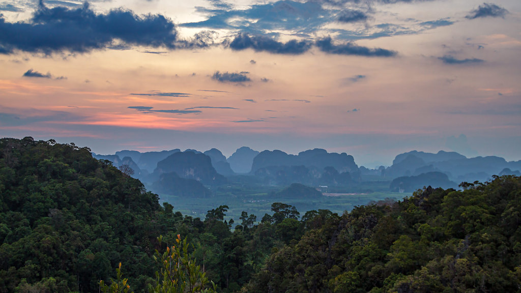 Viewpoint at Tiger Cave Temple // จุดชมวิววัดถ้ำเสือ/