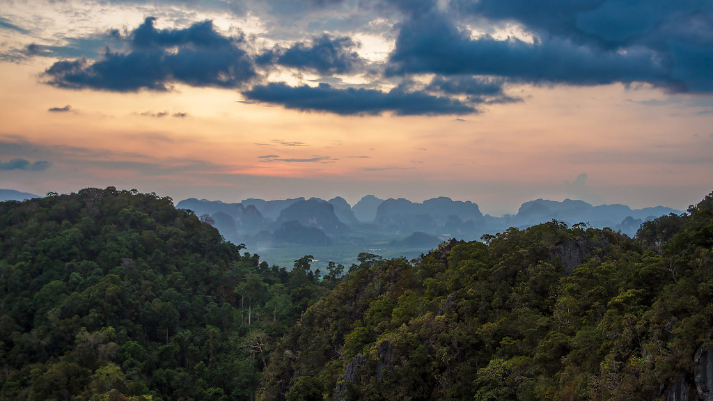 Viewpoint at Tiger Cave Temple // จุดชมวิววัดถ้ำเสือ/