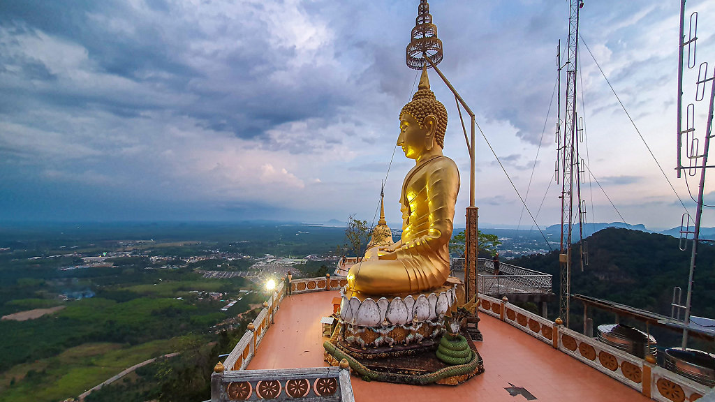 Viewpoint at Tiger Cave Temple // จุดชมวิววัดถ้ำเสือ/