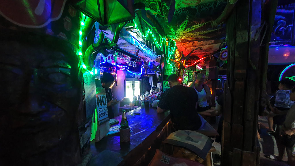 Fin's Stoned Bar