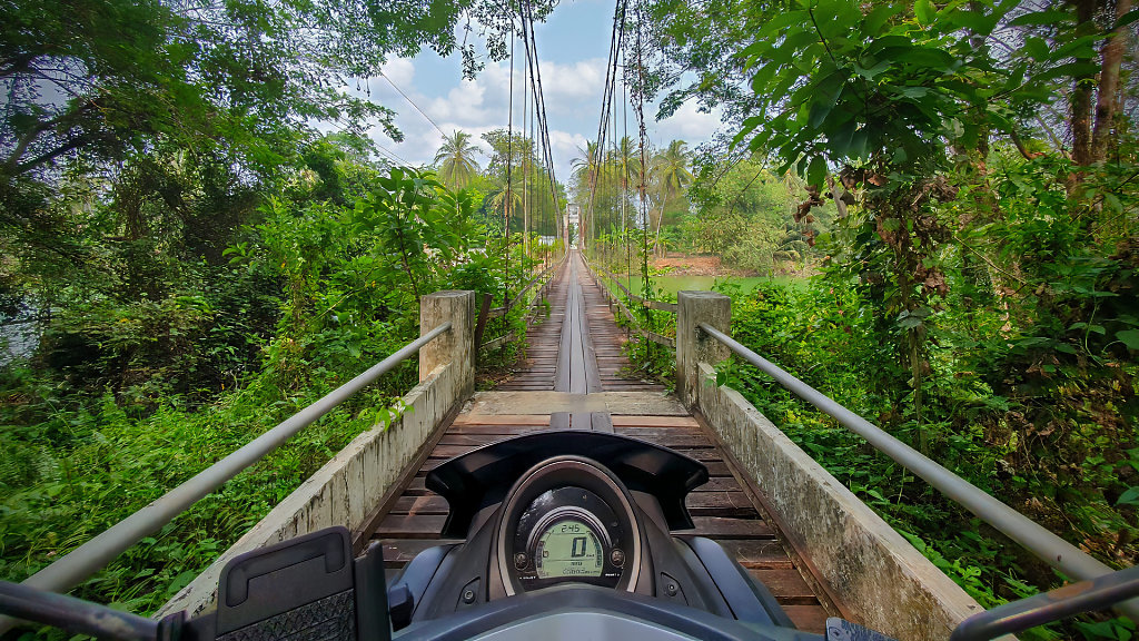 Tha Luang Suspension Bridge