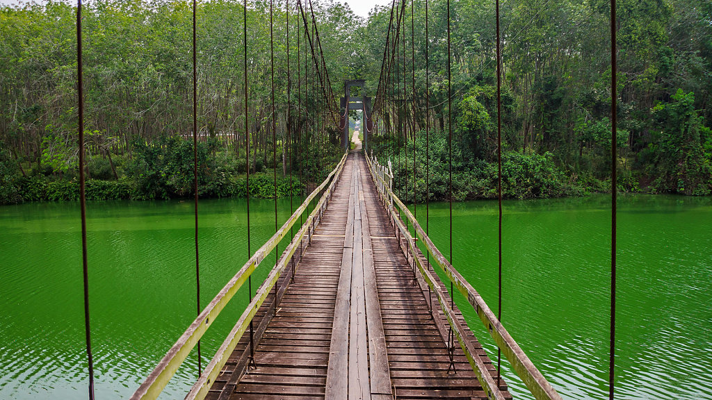 Tha Luang Suspension Bridge