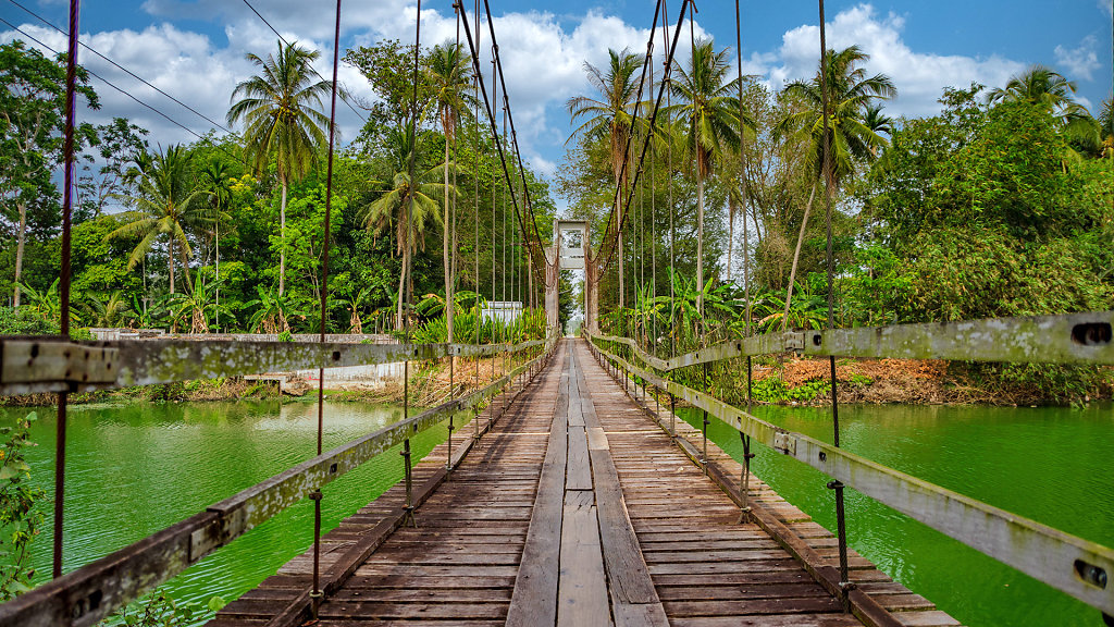 Tha Luang Suspension Bridge