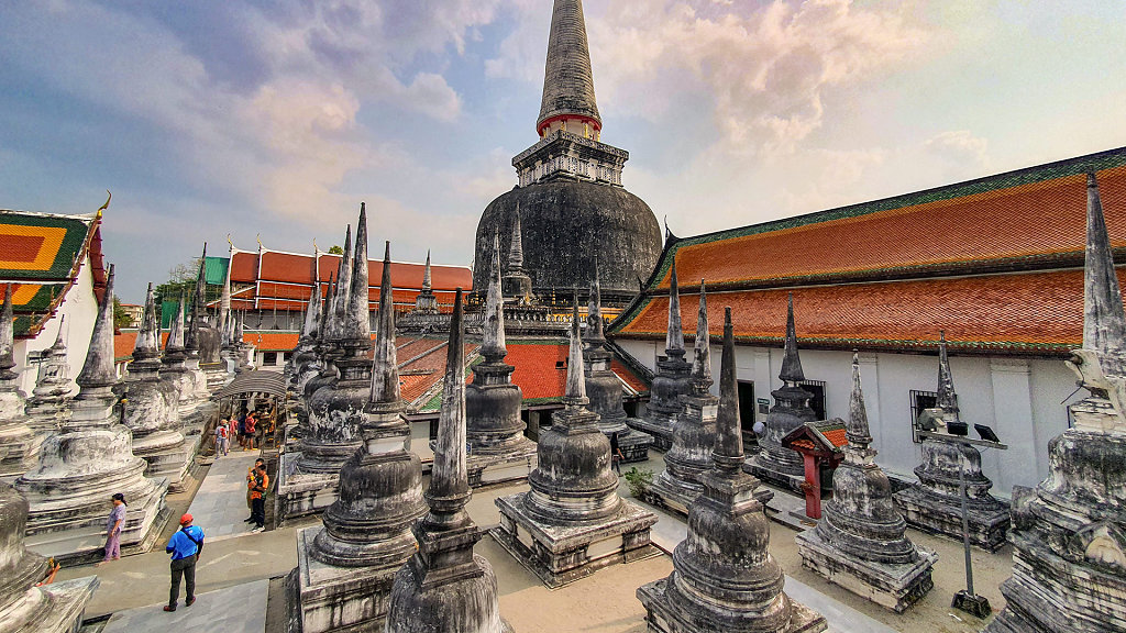 Wat Phra Mahathat Woramahawihan