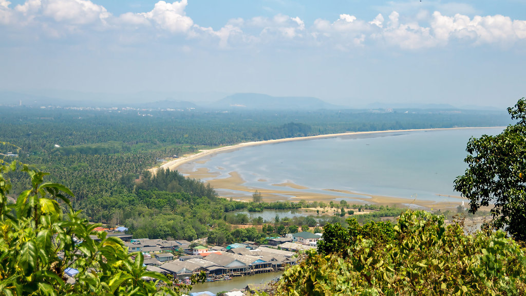 Pak Nam Chumphon Beach // ชายทะเลปากน้ำชุมพร